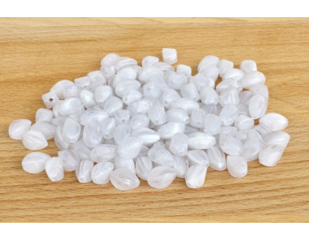 Perle akrilne mix 27 ovalne bele barve 50g